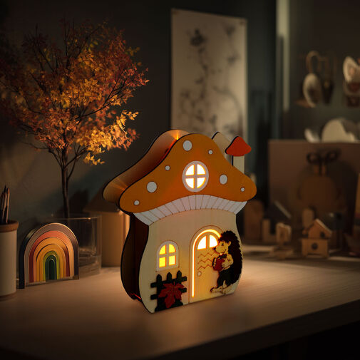 59012A • Világító dekoráció - gomba ház sünivel - 15 x 16 x 5 cm - fából